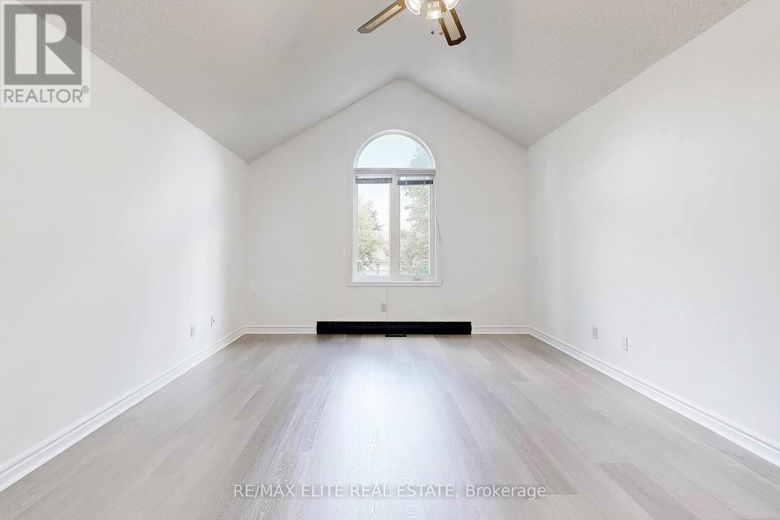 Photo 14 of 48 John Button Boulevard, Markham ON
