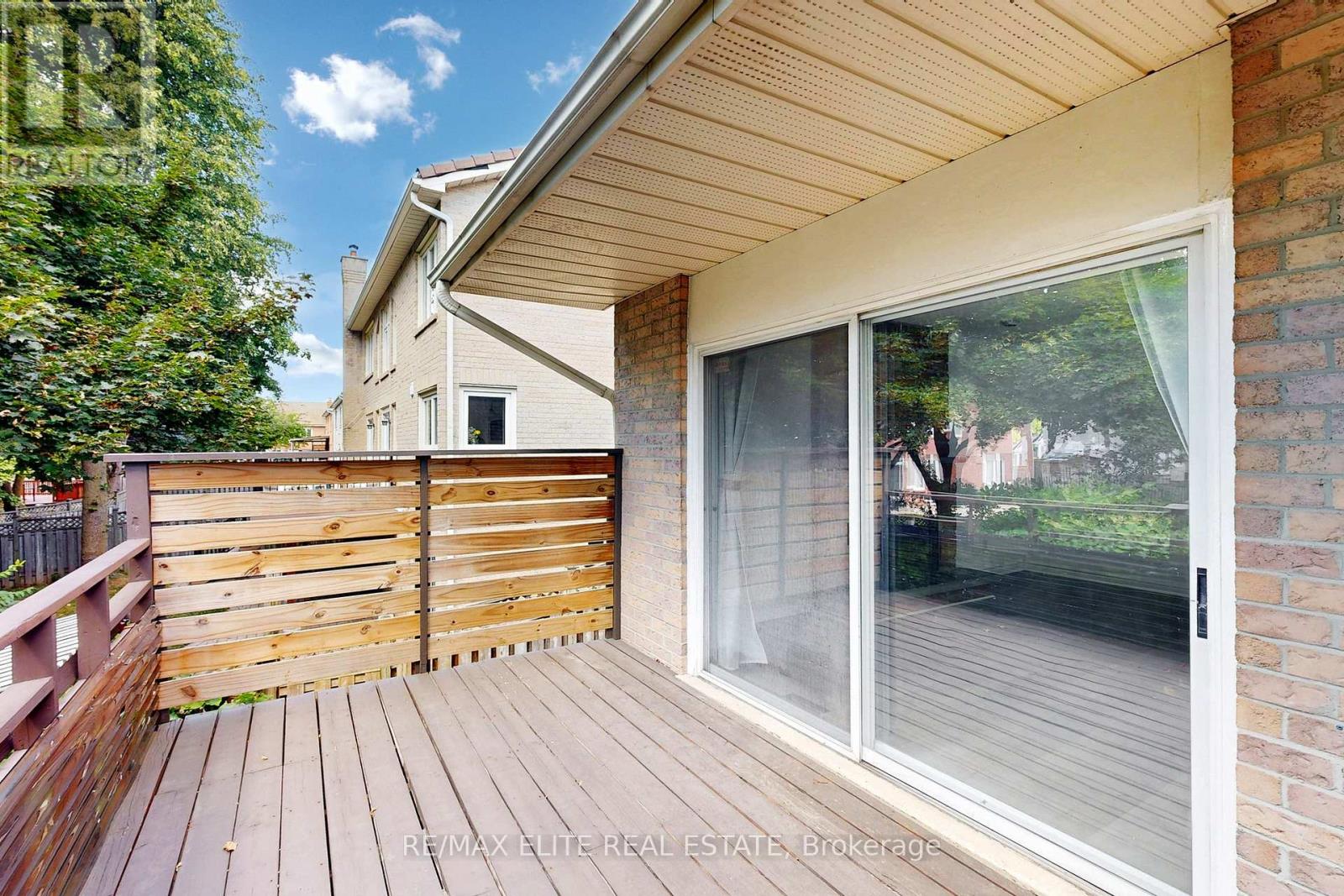 Photo 27 of 48 John Button Boulevard, Markham ON