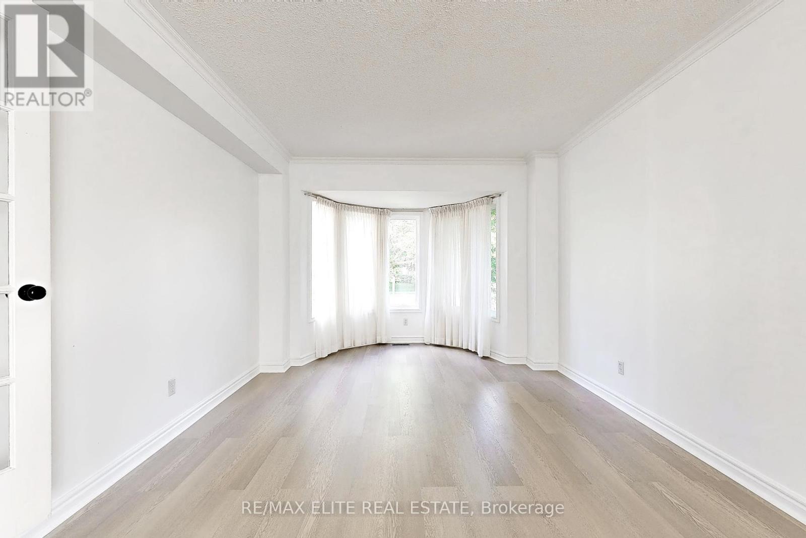 Photo 3 of 48 John Button Boulevard, Markham ON