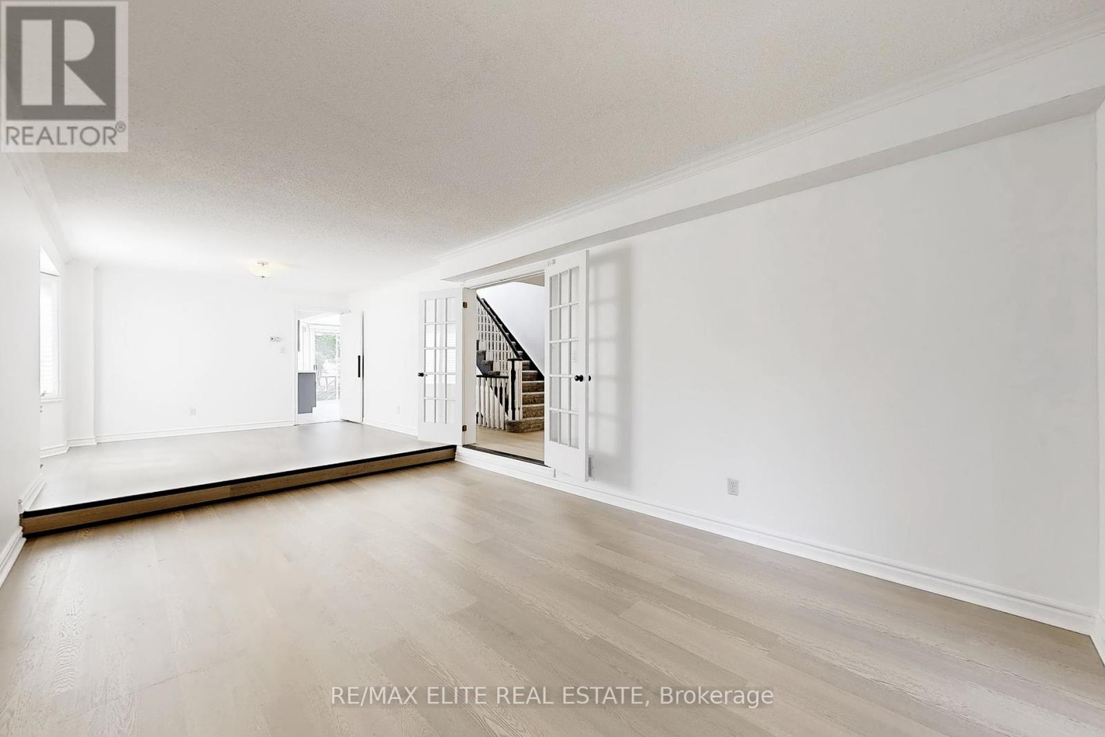 Photo 5 of 48 John Button Boulevard, Markham ON