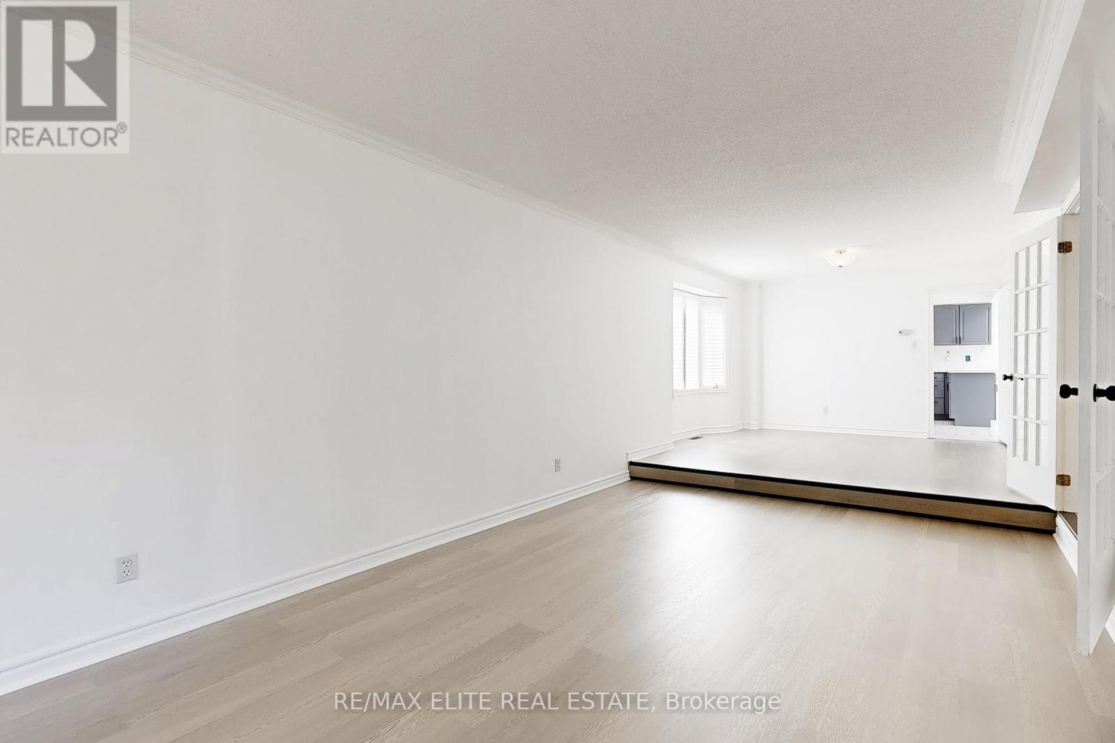 Photo 6 of 48 John Button Boulevard, Markham ON