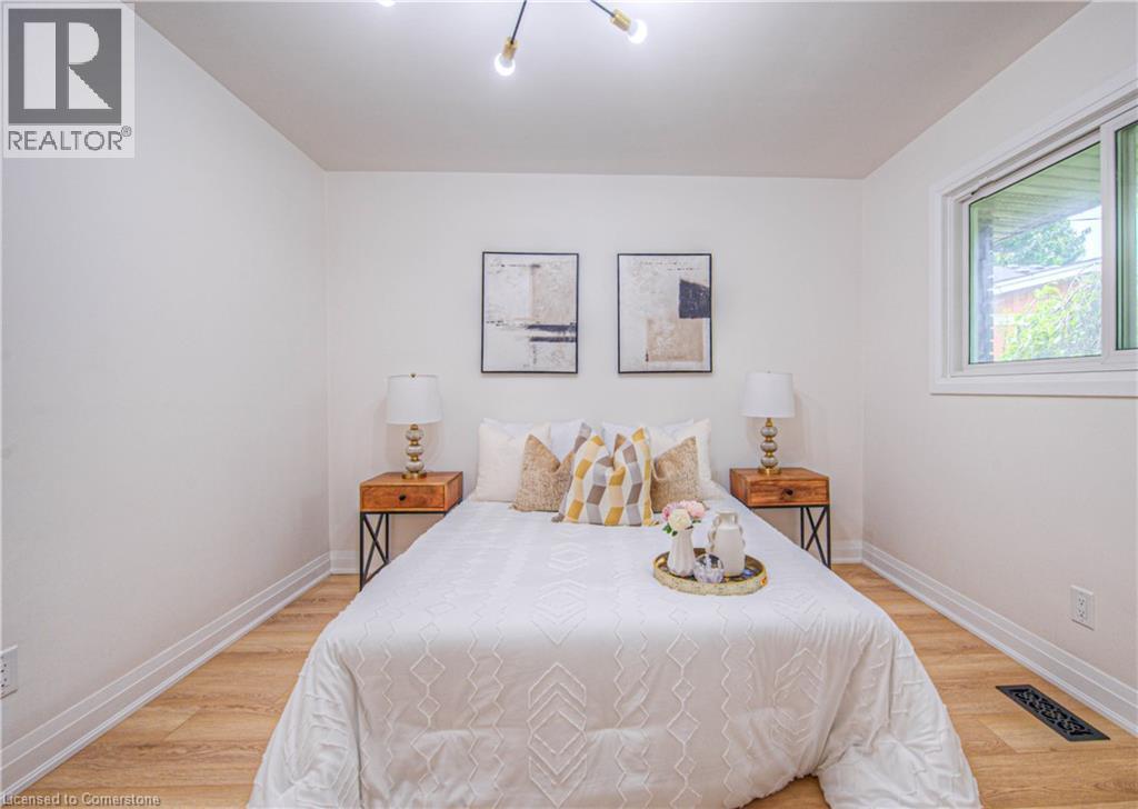 Photo 17 of 76 Ravine Drive, Cambridge ON