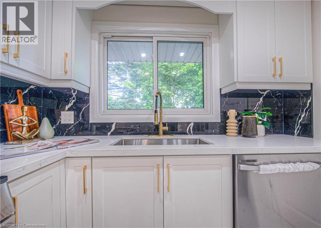 Photo 12 of 76 Ravine Drive, Cambridge ON