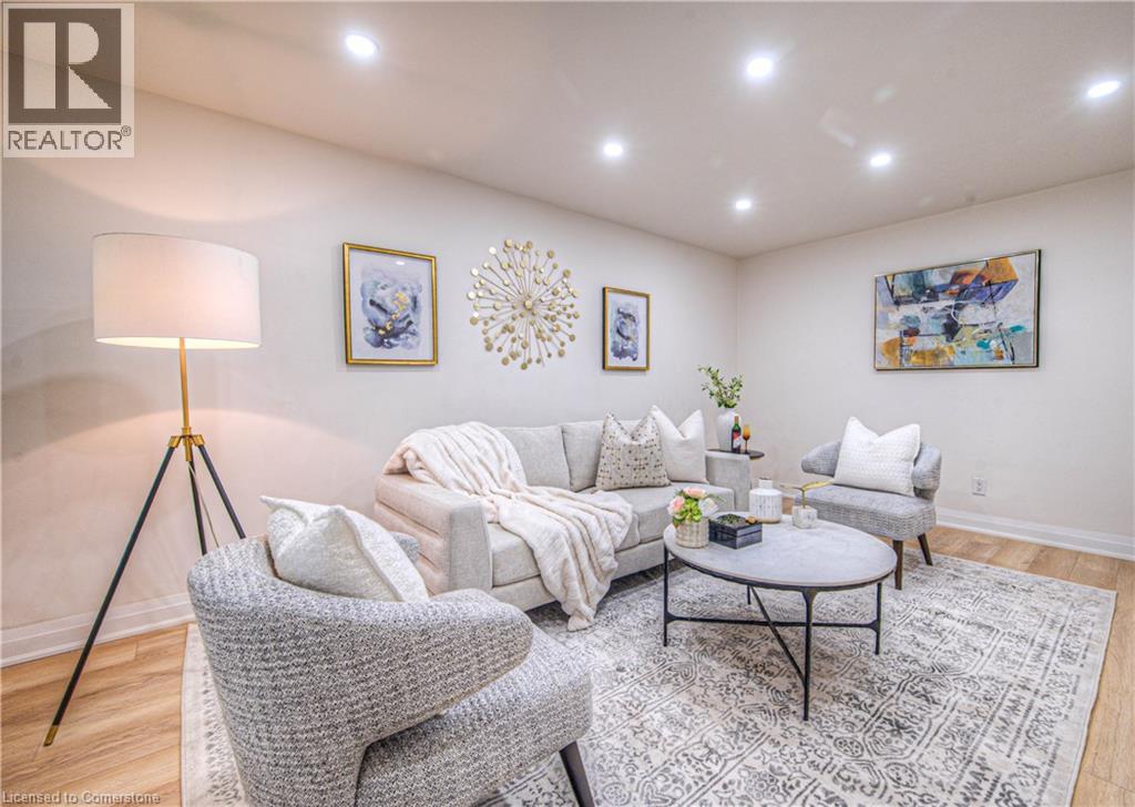Photo 8 of 76 Ravine Drive, Cambridge ON