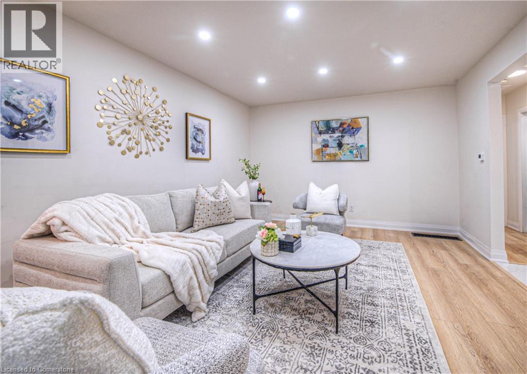 Photo 9 of 76 Ravine Drive, Cambridge ON