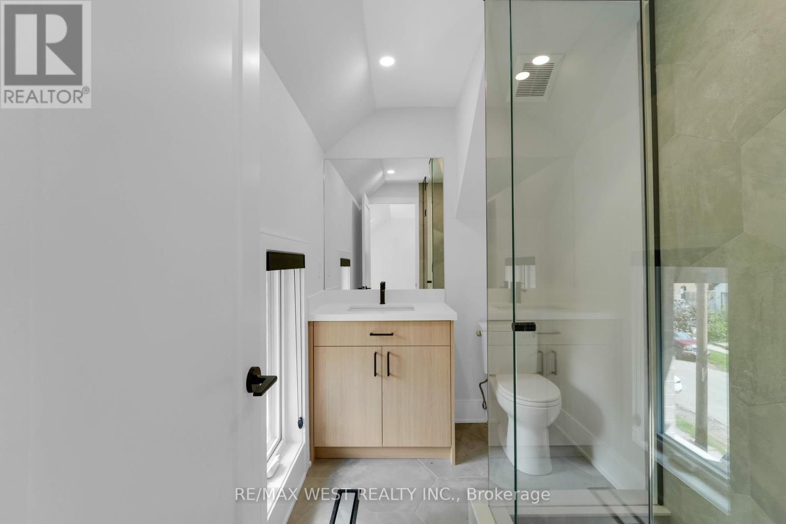 Photo 39 of 35 A Frances Avenue, Toronto ON