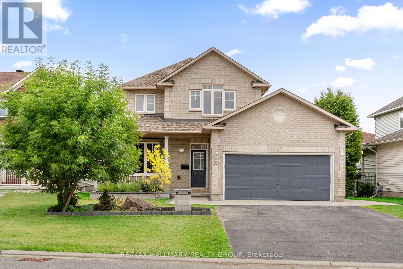 Photo 1 of 41 Smoketree Crescent E, Ottawa ON