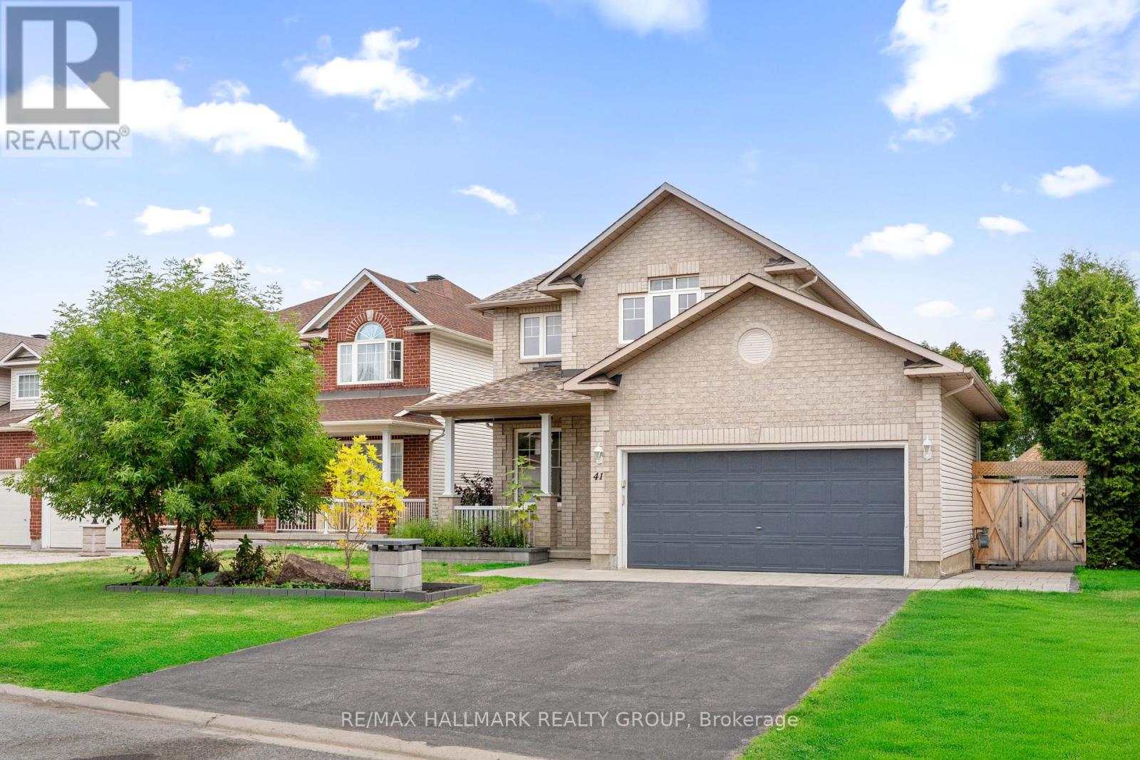 Photo 2 of 41 Smoketree Crescent E, Ottawa ON