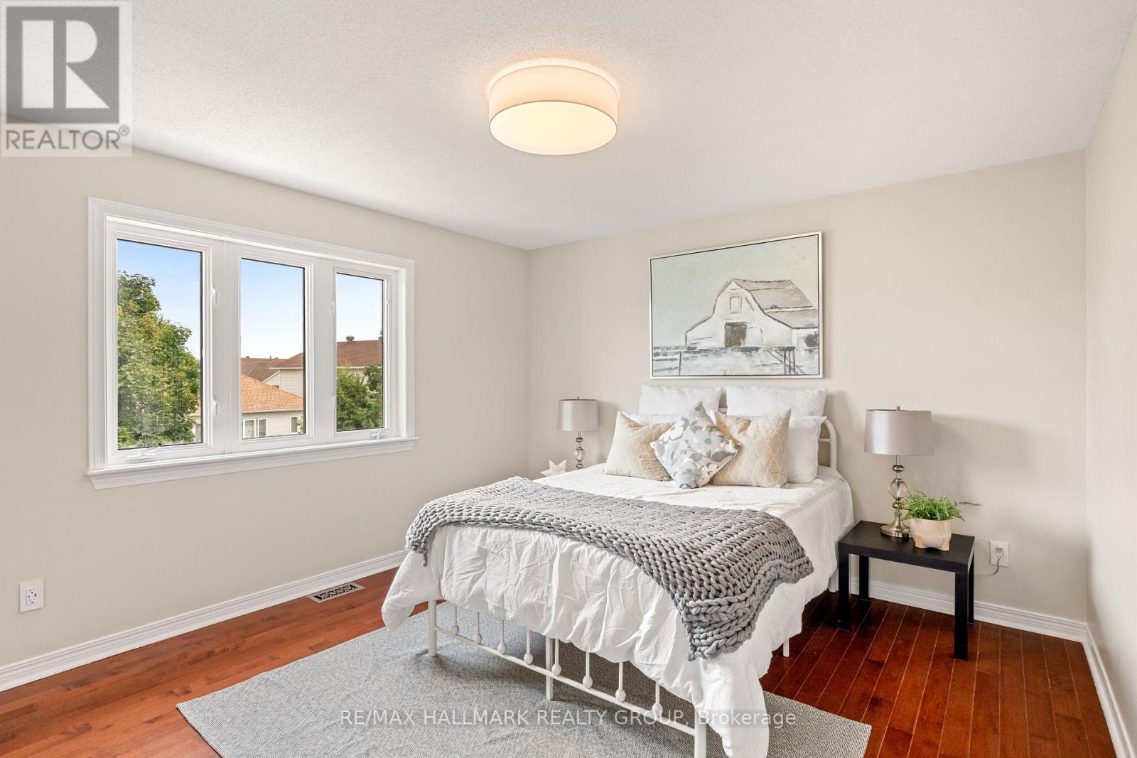 Photo 23 of 41 Smoketree Crescent E, Ottawa ON