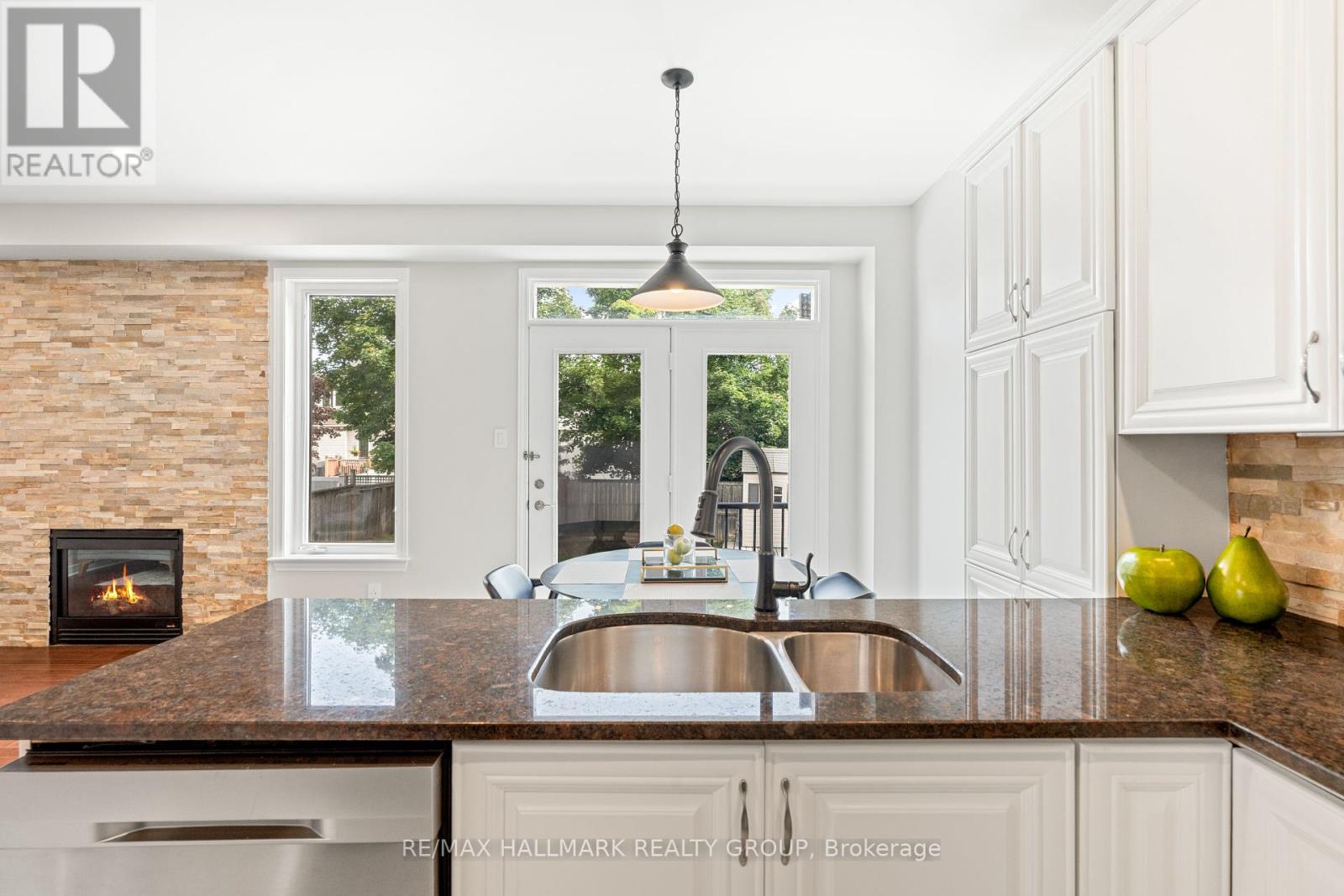 Photo 16 of 41 Smoketree Crescent E, Ottawa ON