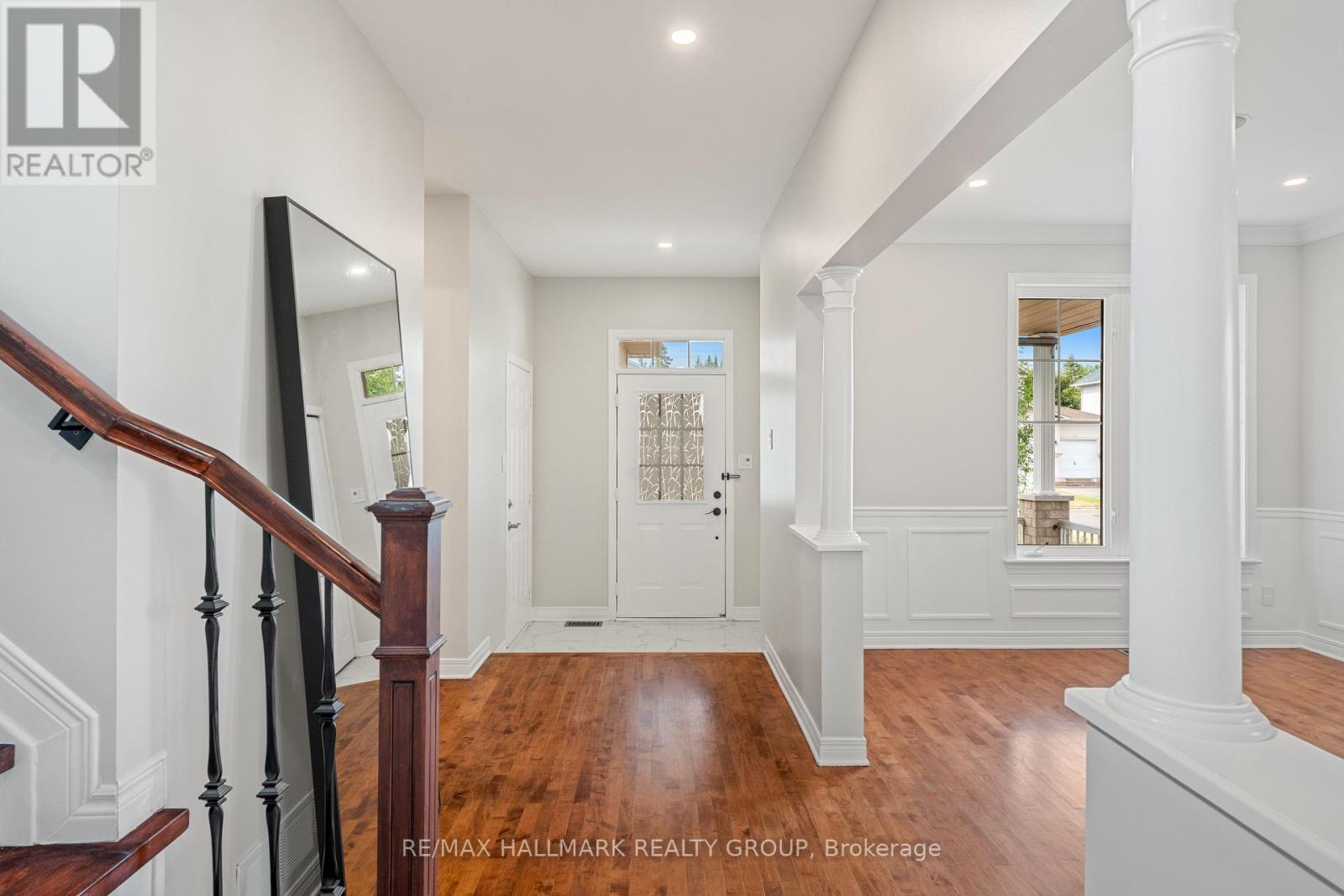 Photo 5 of 41 Smoketree Crescent E, Ottawa ON