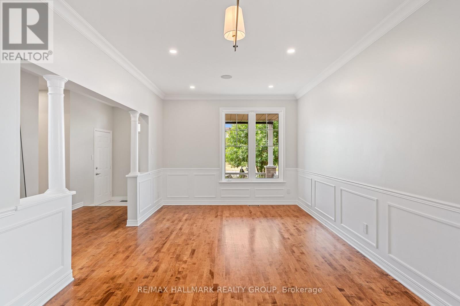 Photo 7 of 41 Smoketree Crescent E, Ottawa ON