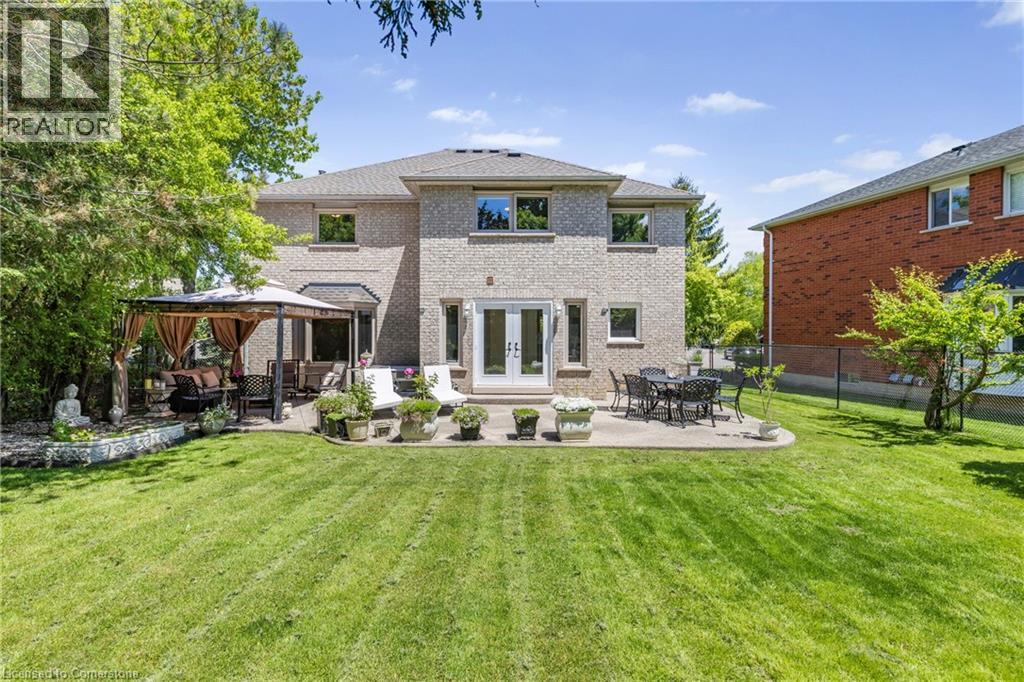 Photo 8 of 3 Coleman Court, Dundas ON