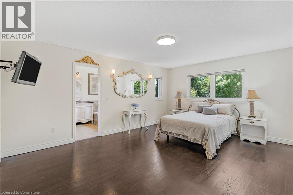 Photo 30 of 3 Coleman Court, Dundas ON