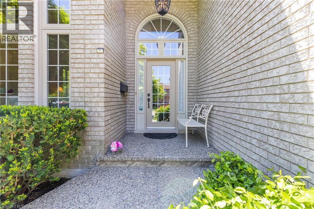 Photo 4 of 3 Coleman Court, Dundas ON