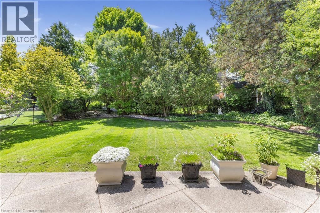 Photo 5 of 3 Coleman Court, Dundas ON