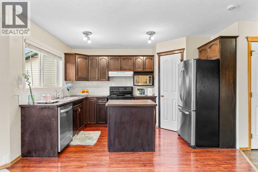 Photo 10 of 69 Bridlewood Park Sw, Calgary AB