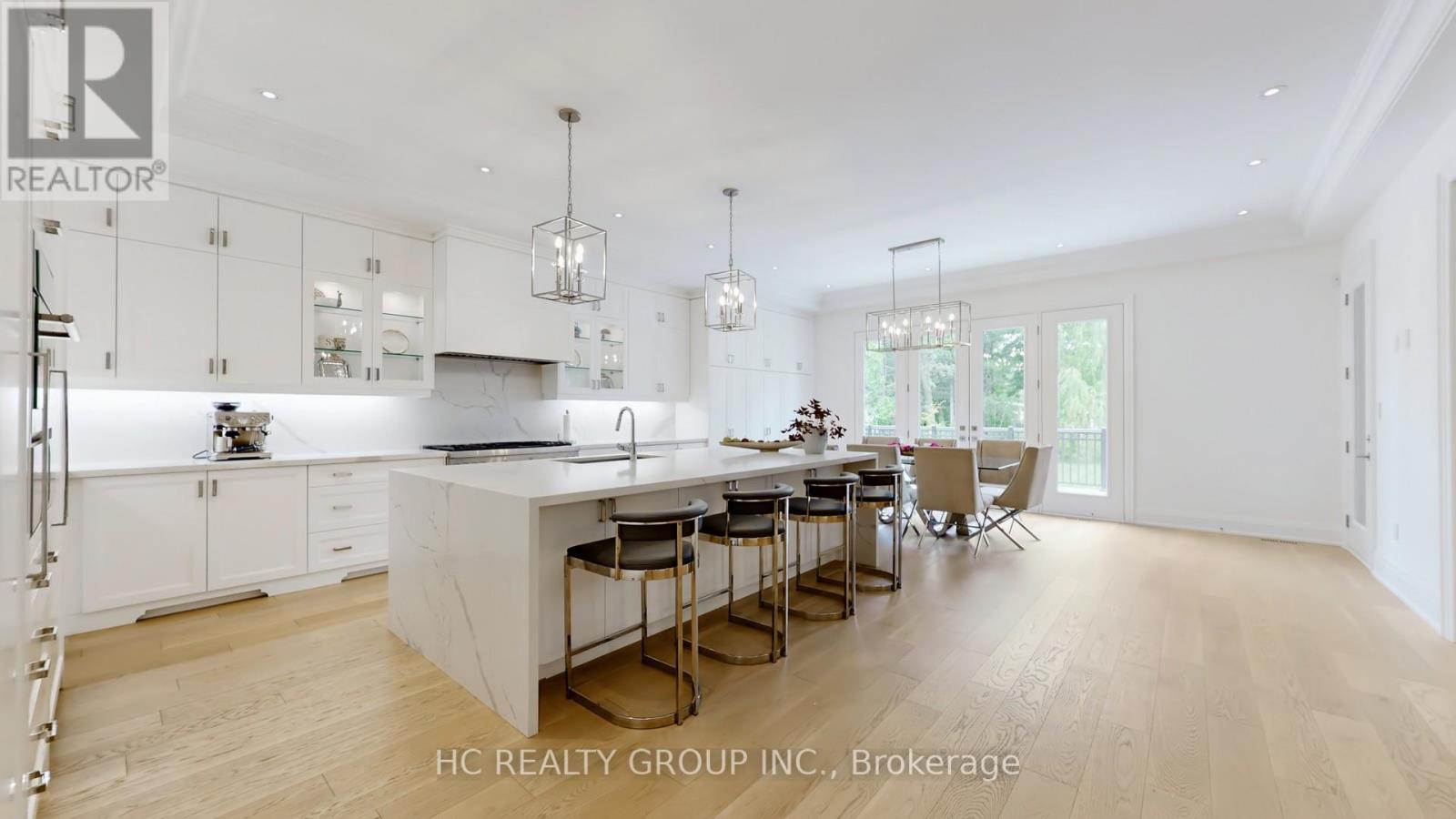 Photo 12 of 18 Denham Drive, Richmond Hill ON