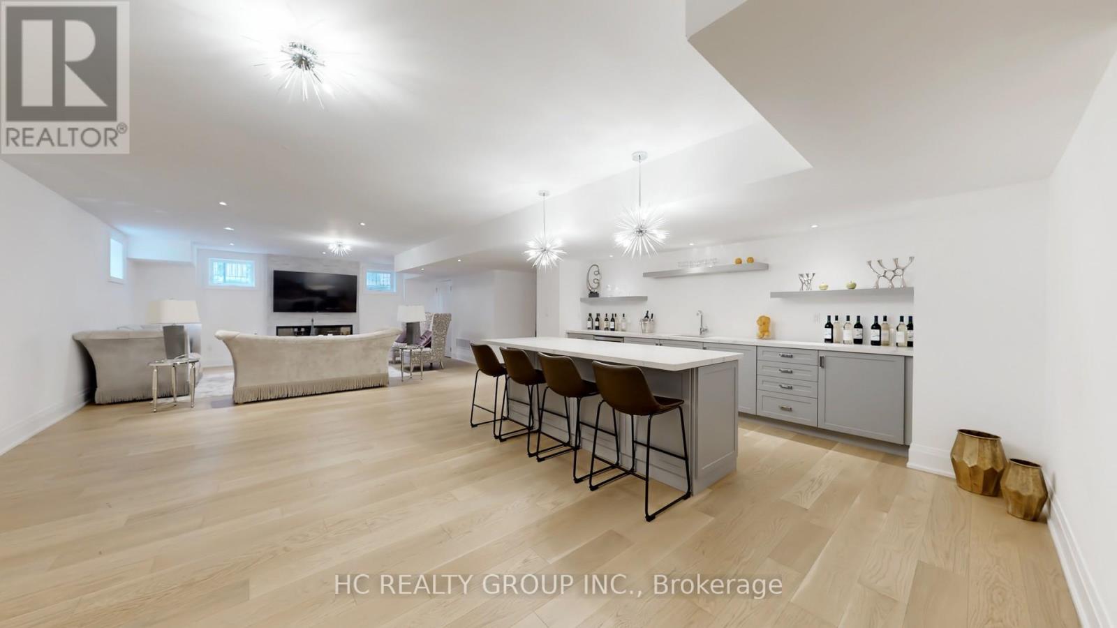 Photo 38 of 18 Denham Drive, Richmond Hill ON