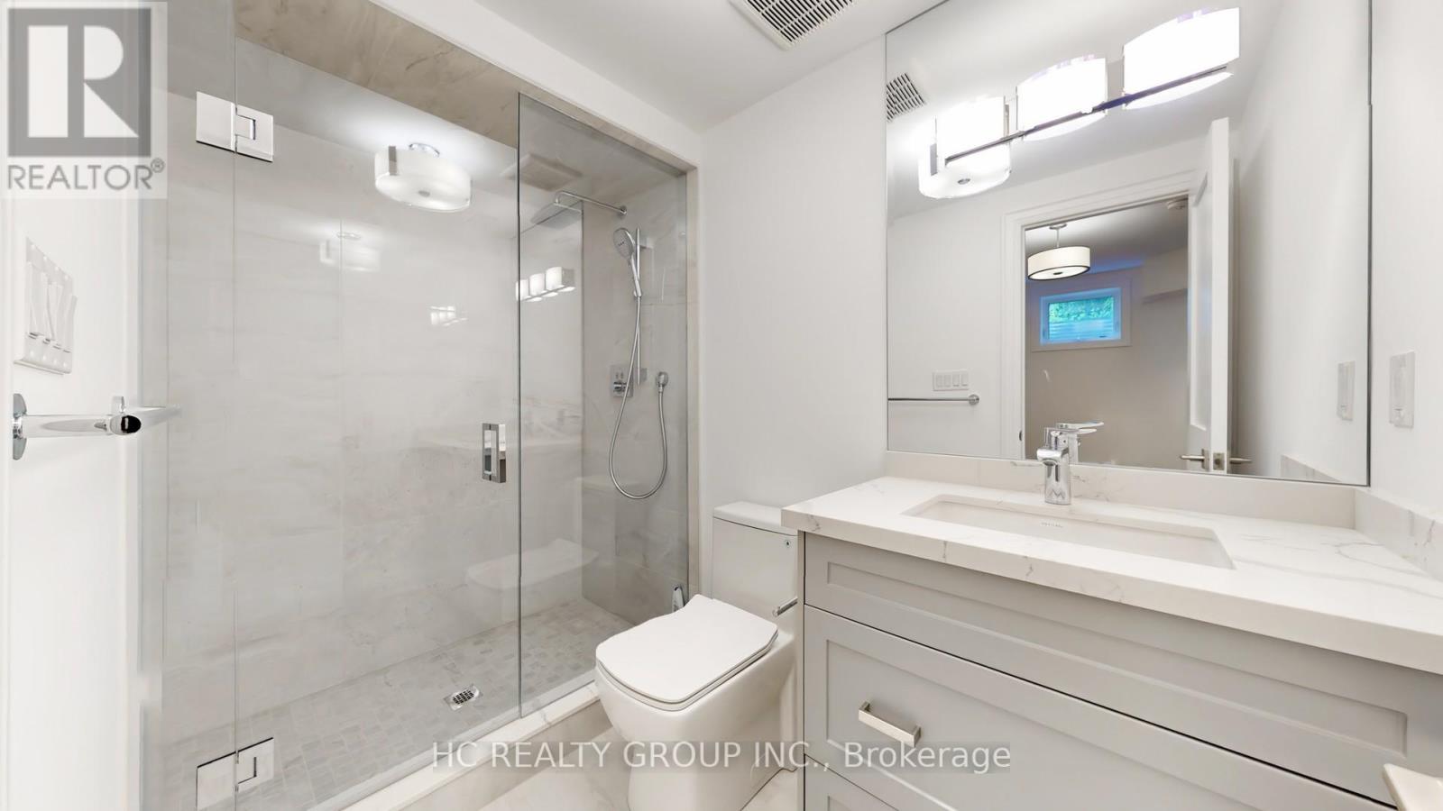 Photo 41 of 18 Denham Drive, Richmond Hill ON