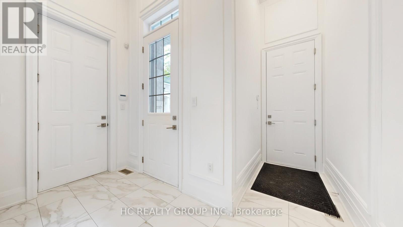 Photo 43 of 18 Denham Drive, Richmond Hill ON