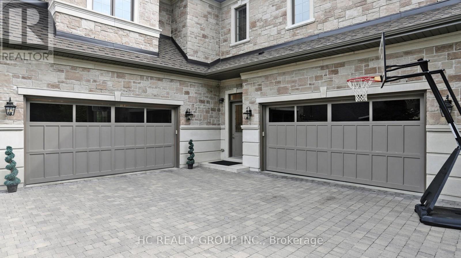 Photo 44 of 18 Denham Drive, Richmond Hill ON