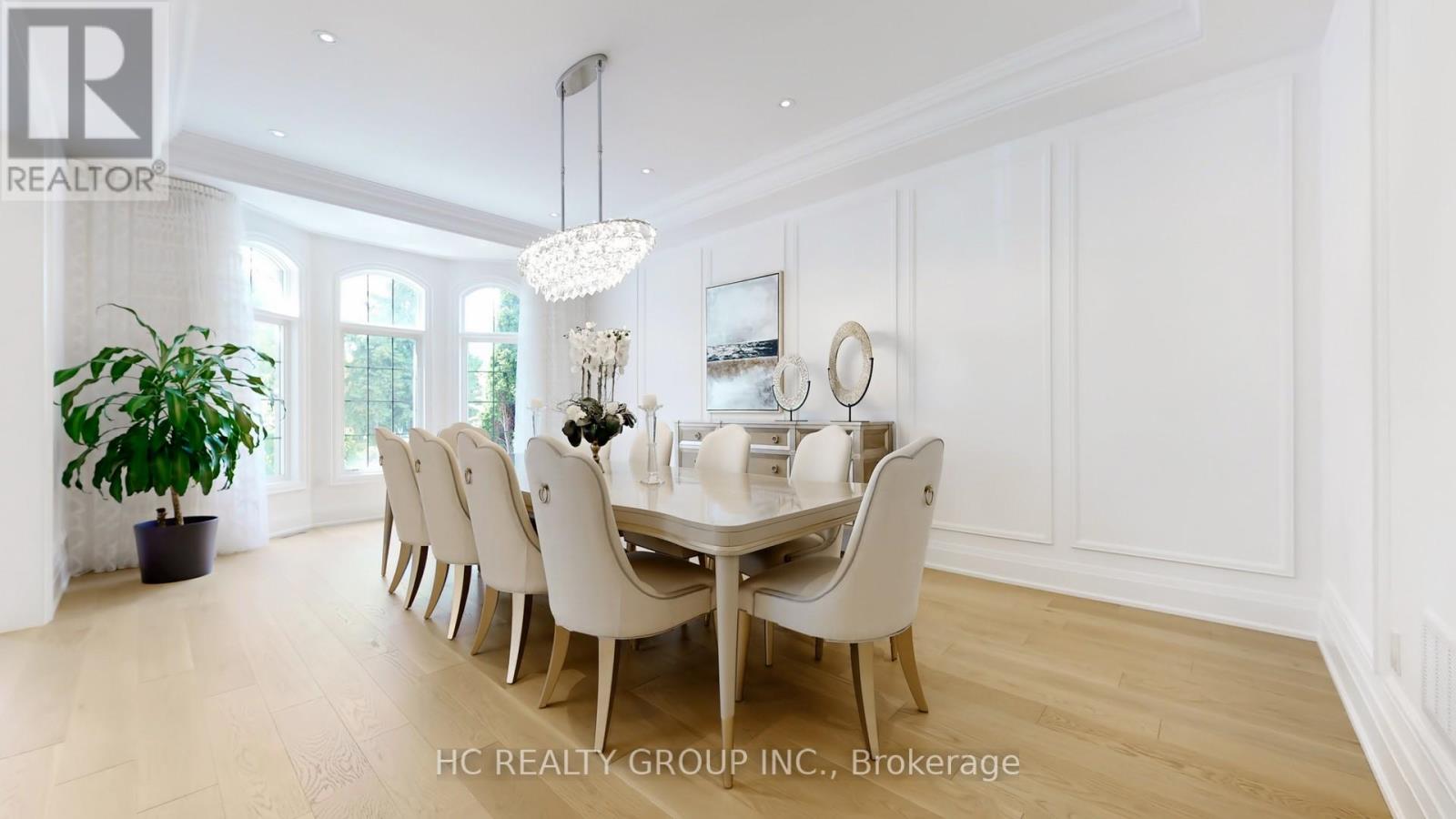 Photo 7 of 18 Denham Drive, Richmond Hill ON