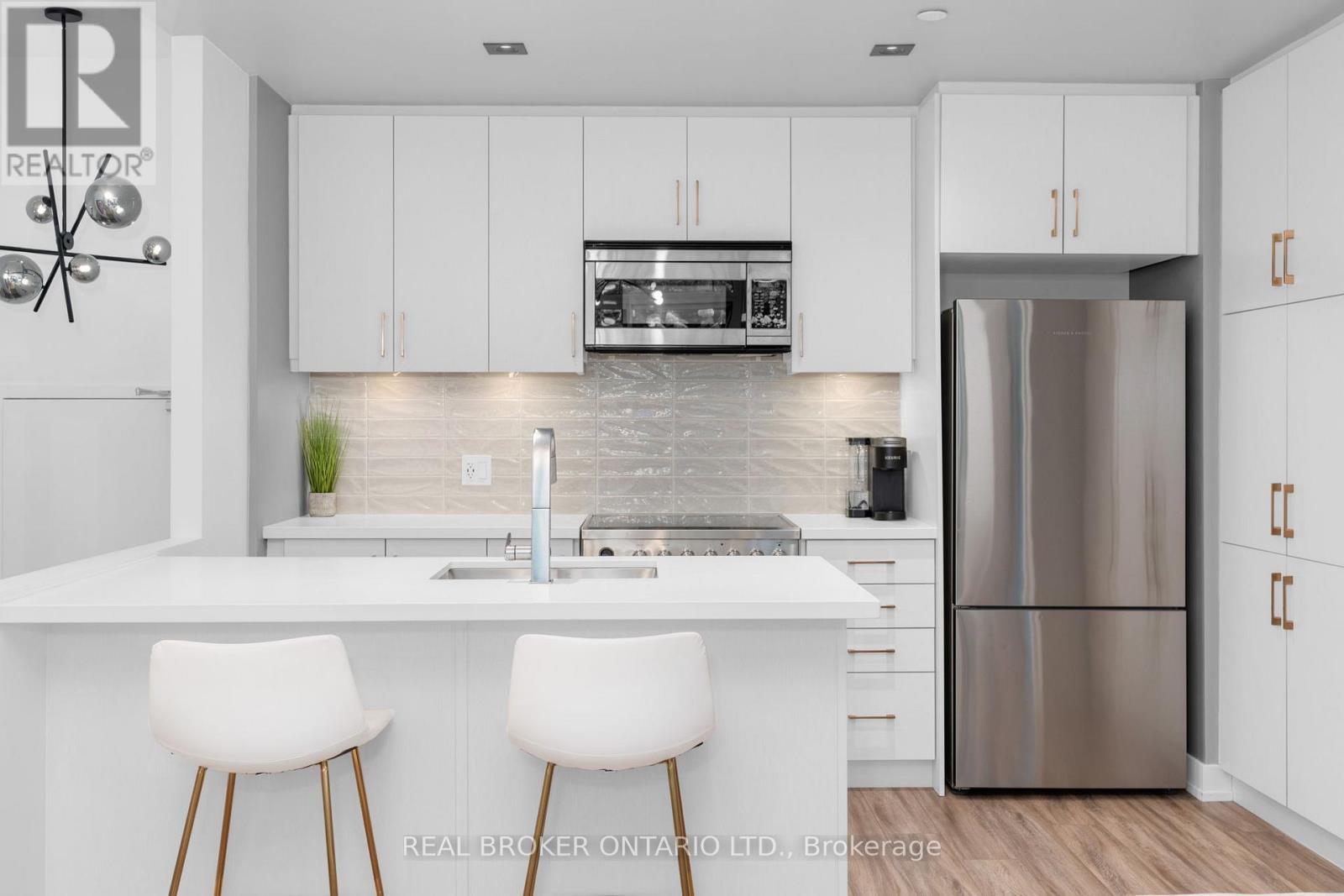 Photo 11 of G 34 375 Sea Ray Avenue, Innisfil ON