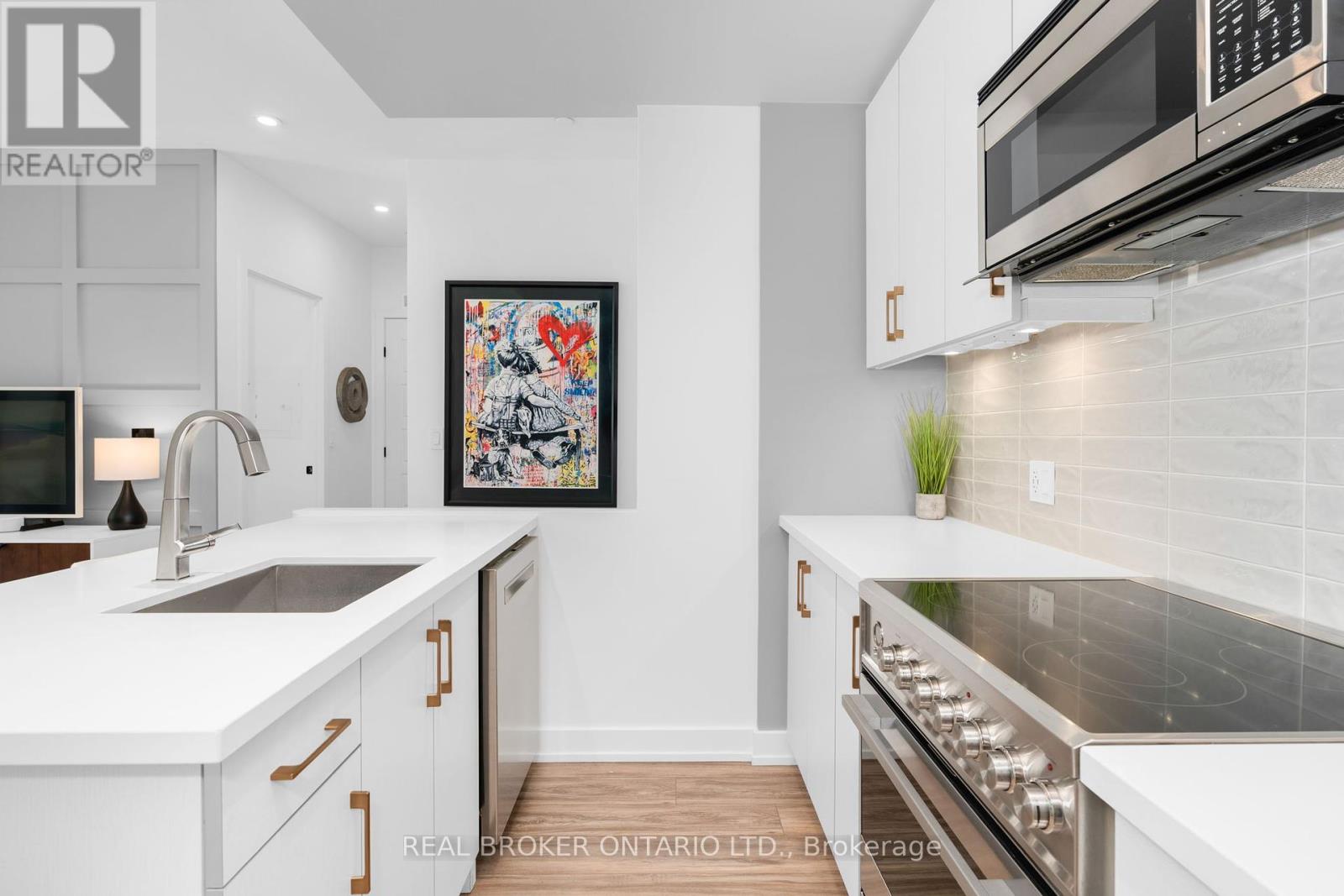 Photo 13 of G 34 375 Sea Ray Avenue, Innisfil ON