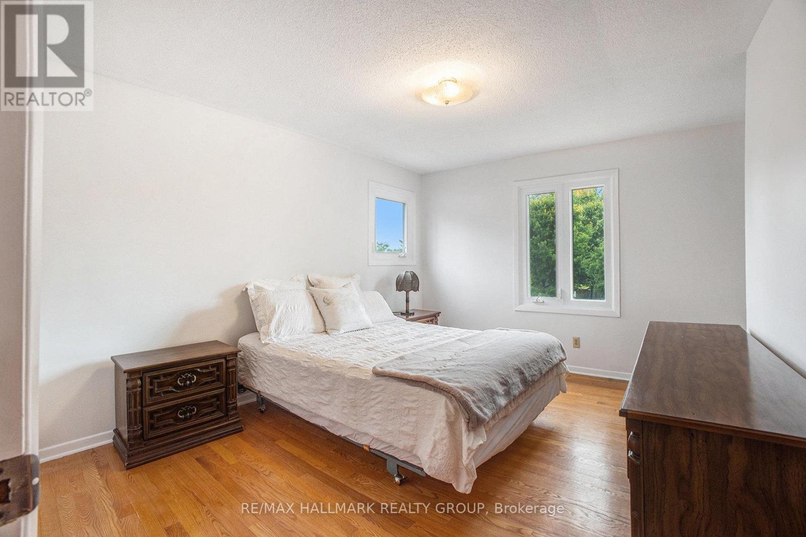 Photo 21 of 618 La Verendrye Drive, Ottawa ON