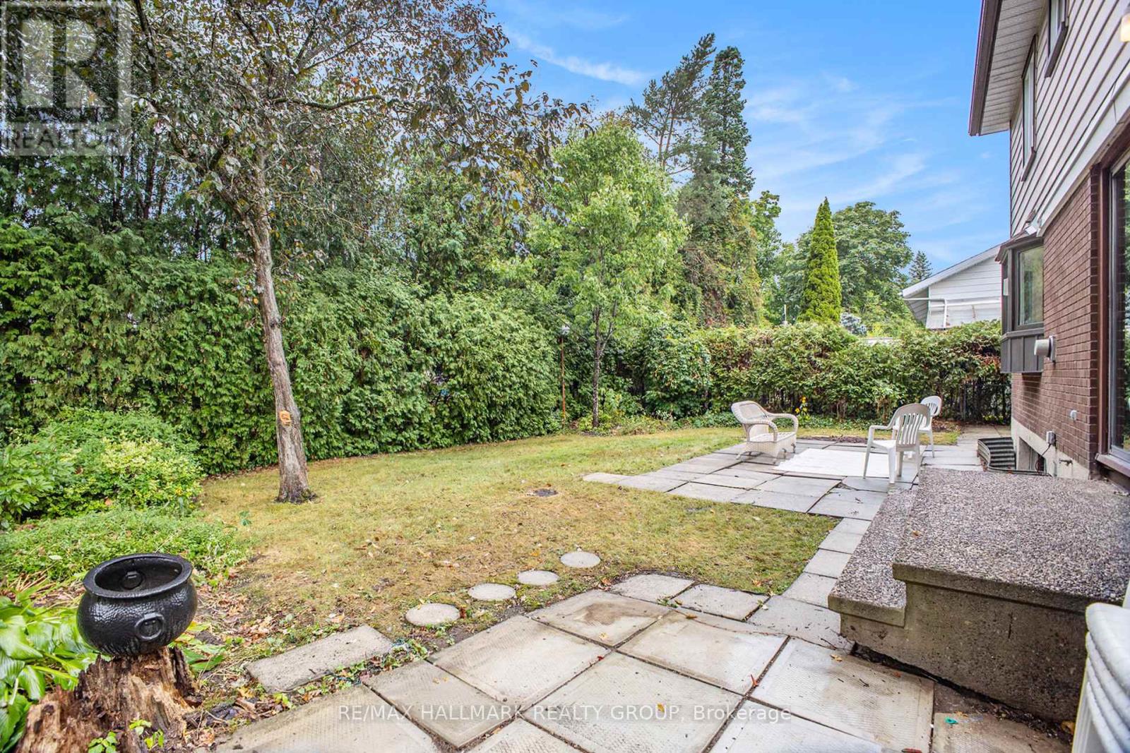 Photo 31 of 618 La Verendrye Drive, Ottawa ON