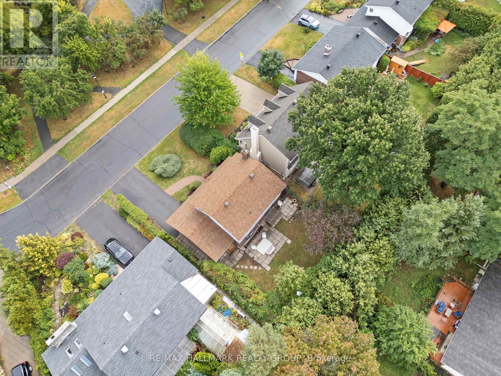 Photo 34 of 618 La Verendrye Drive, Ottawa ON