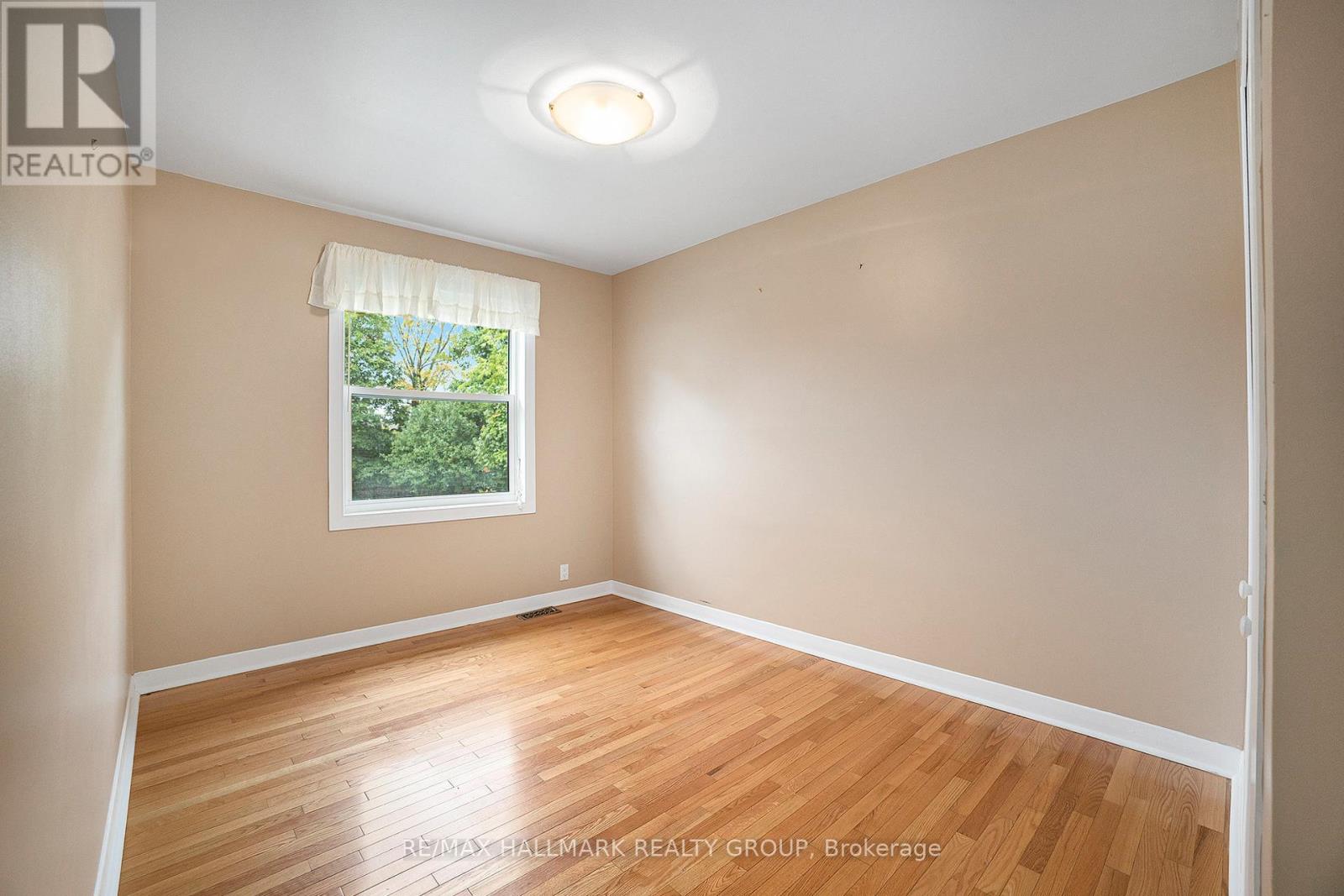 Photo 10 of 3533 Innes Road, Ottawa ON