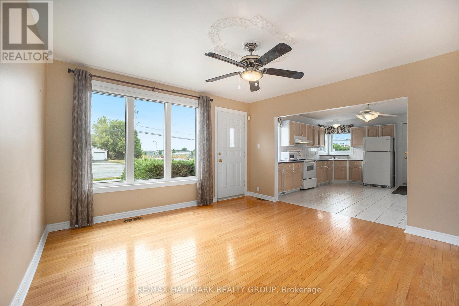 3533 Living room