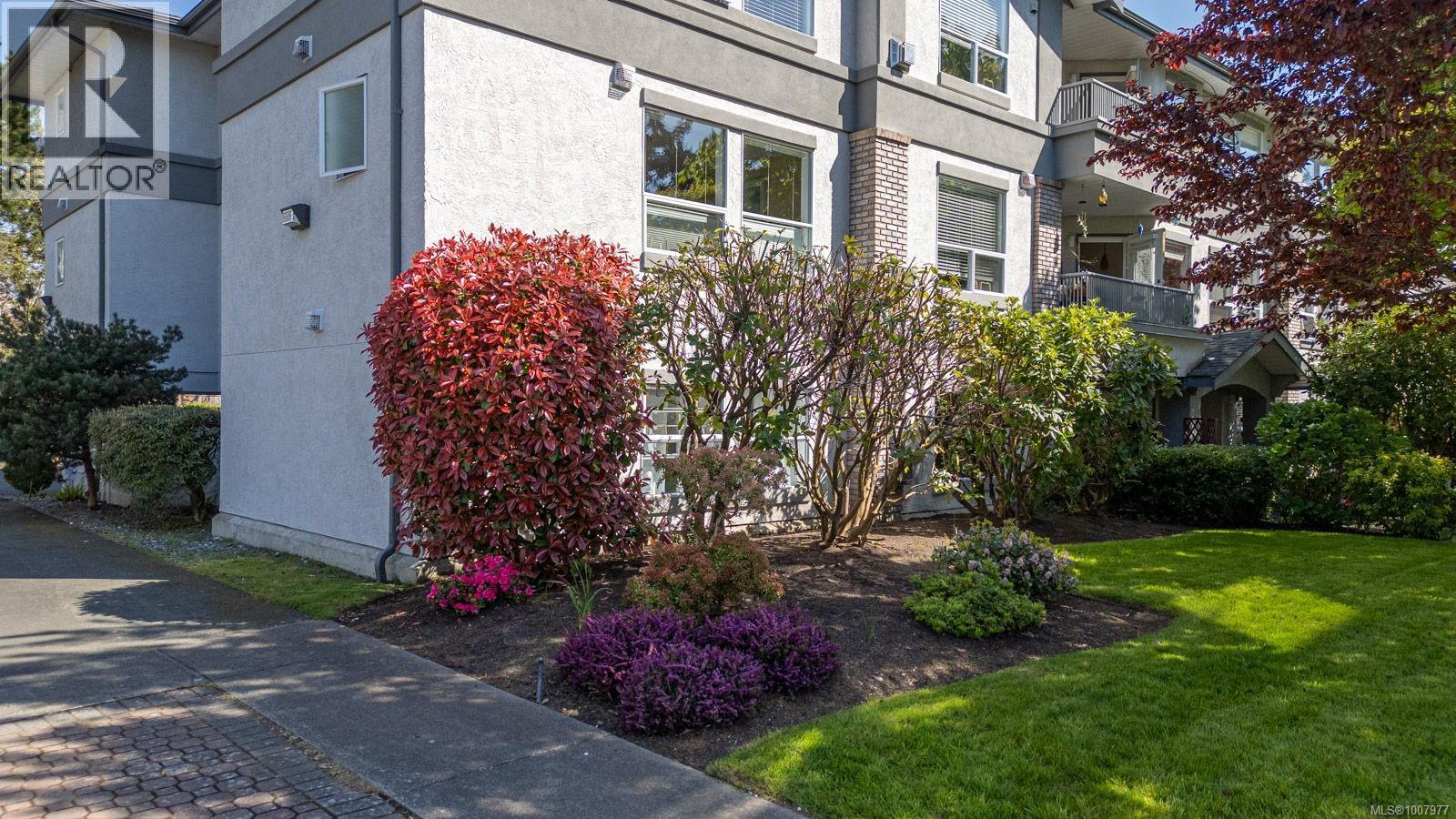 206 9945 Fifth St, Sidney