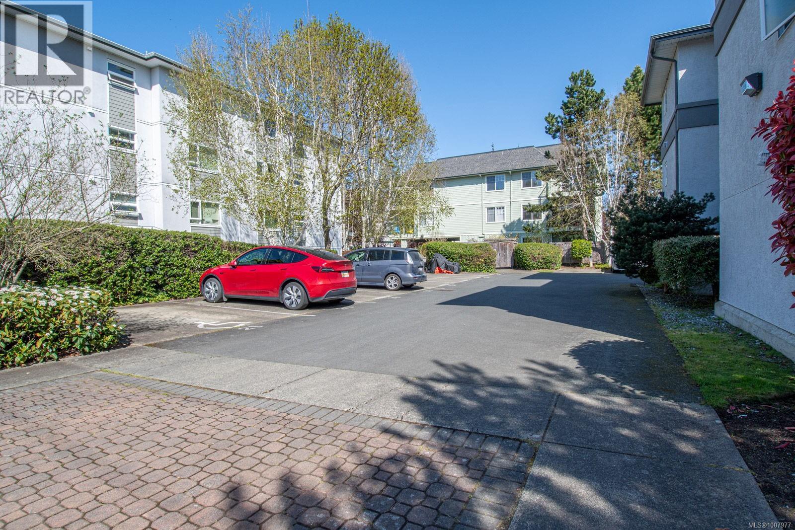 206 9945 Fifth St, Sidney