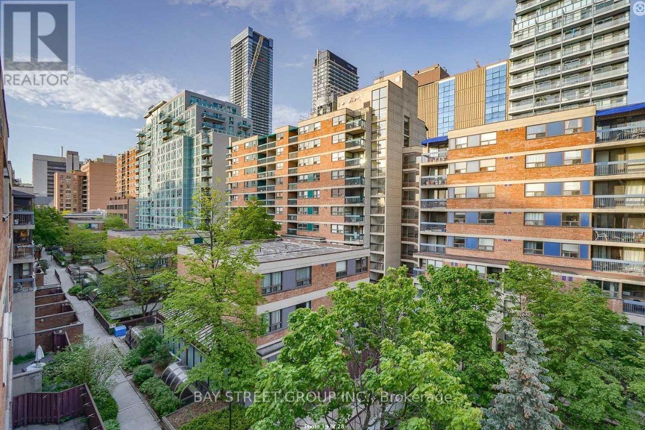 Photo 8 of 652 53 Mccaul Street, Toronto ON