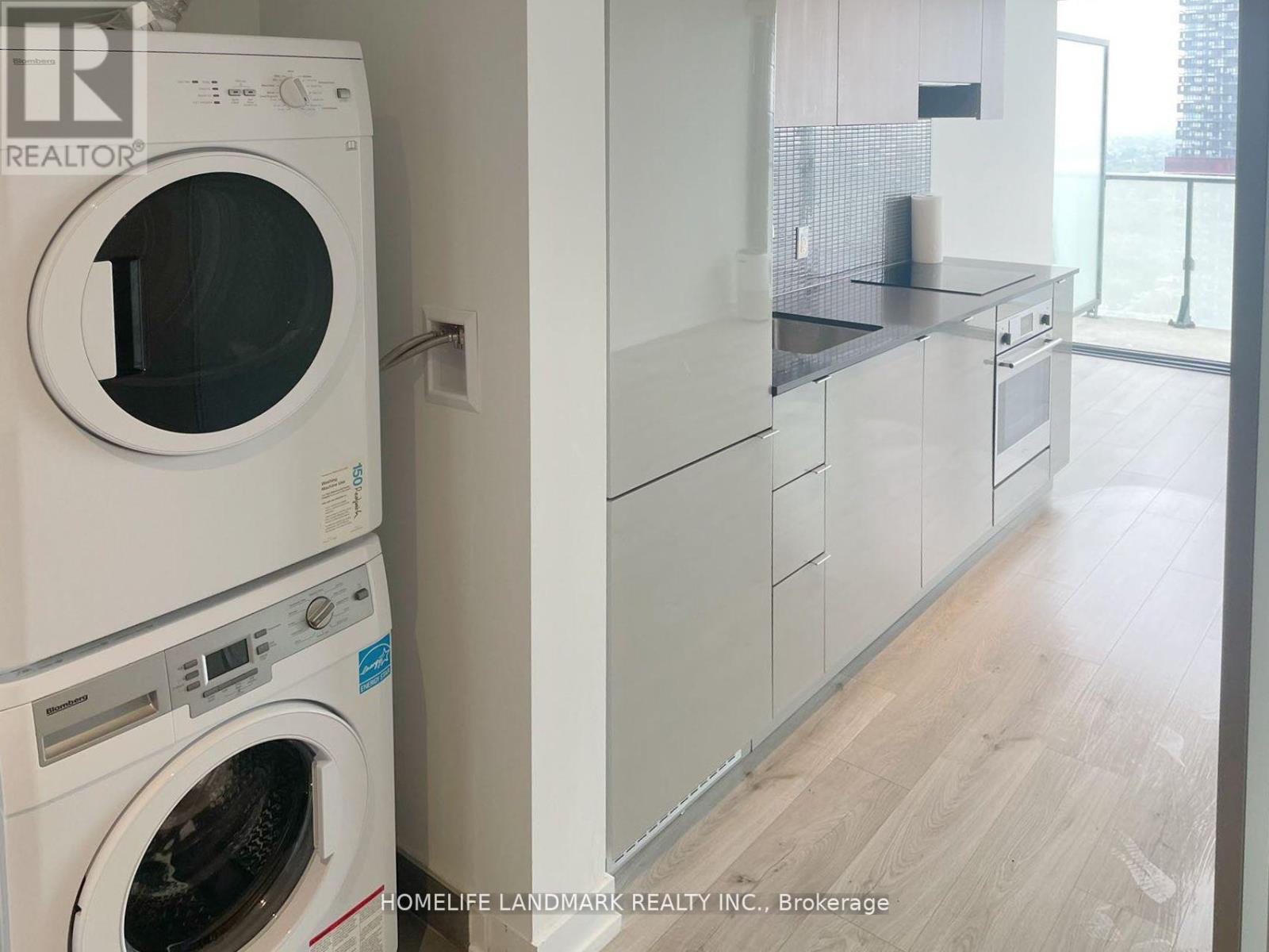 Photo 2 of 3901 161 Roehampton Avenue, Toronto ON