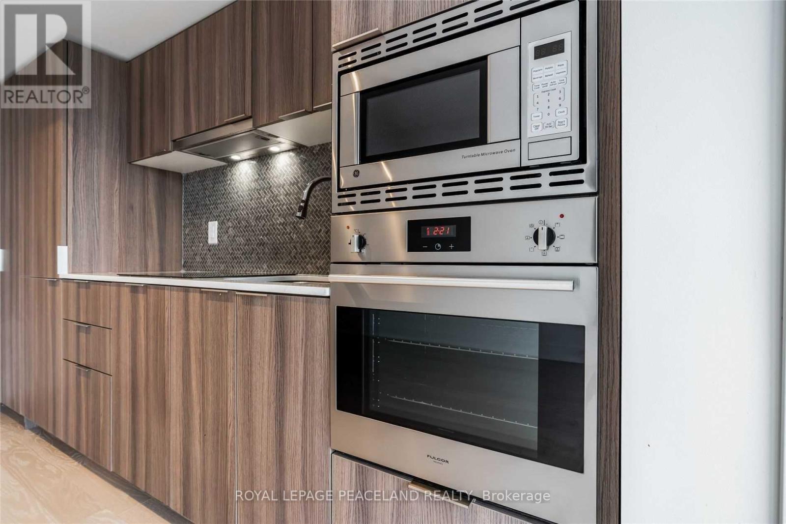 Photo 5 of 2911 955 Bay Street, Toronto ON