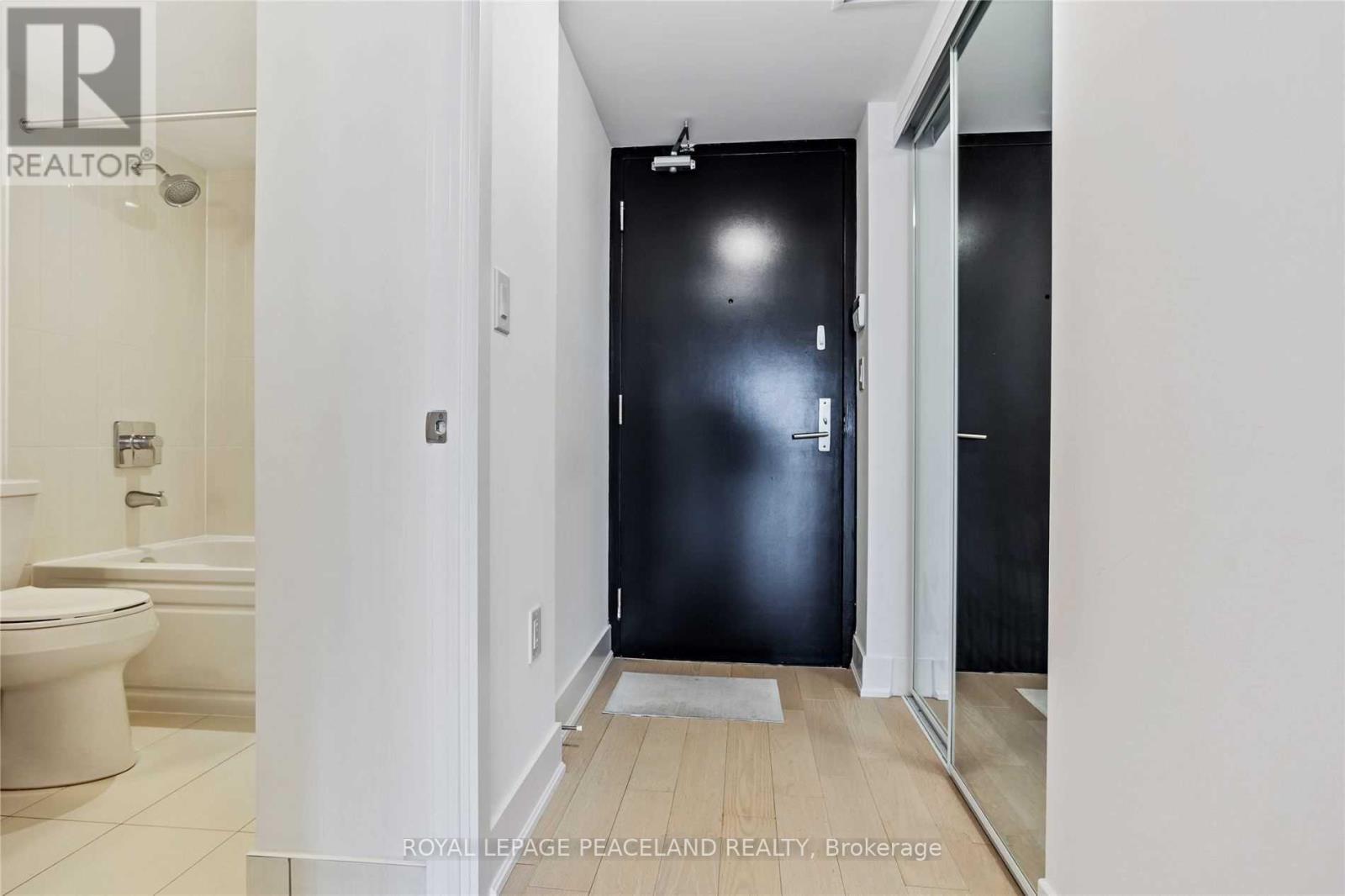 Photo 7 of 2911 955 Bay Street, Toronto ON