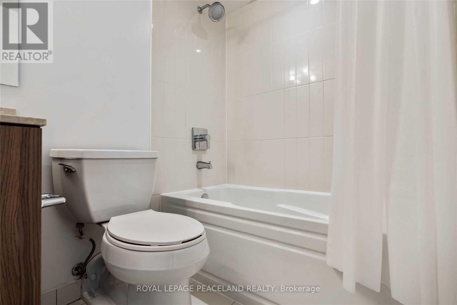 Photo 9 of 2911 955 Bay Street, Toronto ON