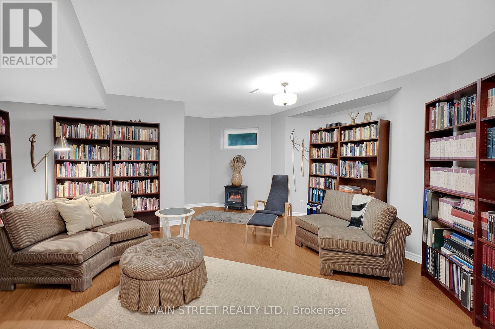 Photo 21 of 9 Cedar Ridge Road, Whitchurchstouffville ON