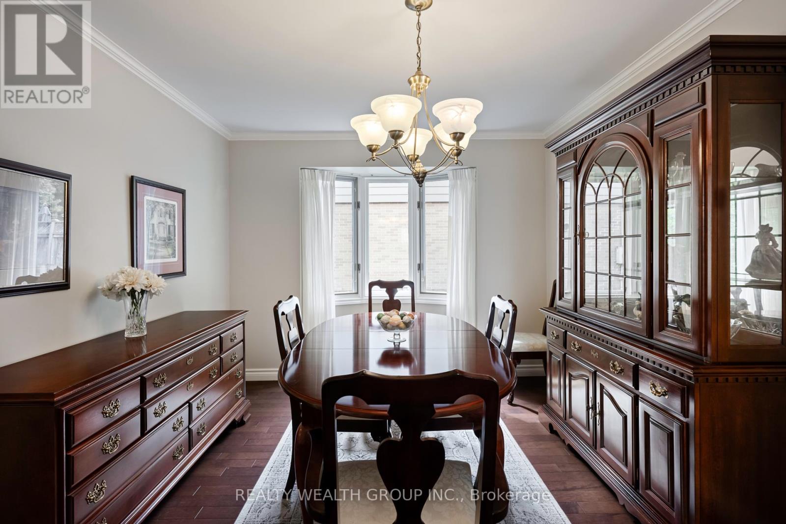 Photo 19 of 86 Alexander Road W, Newmarket ON