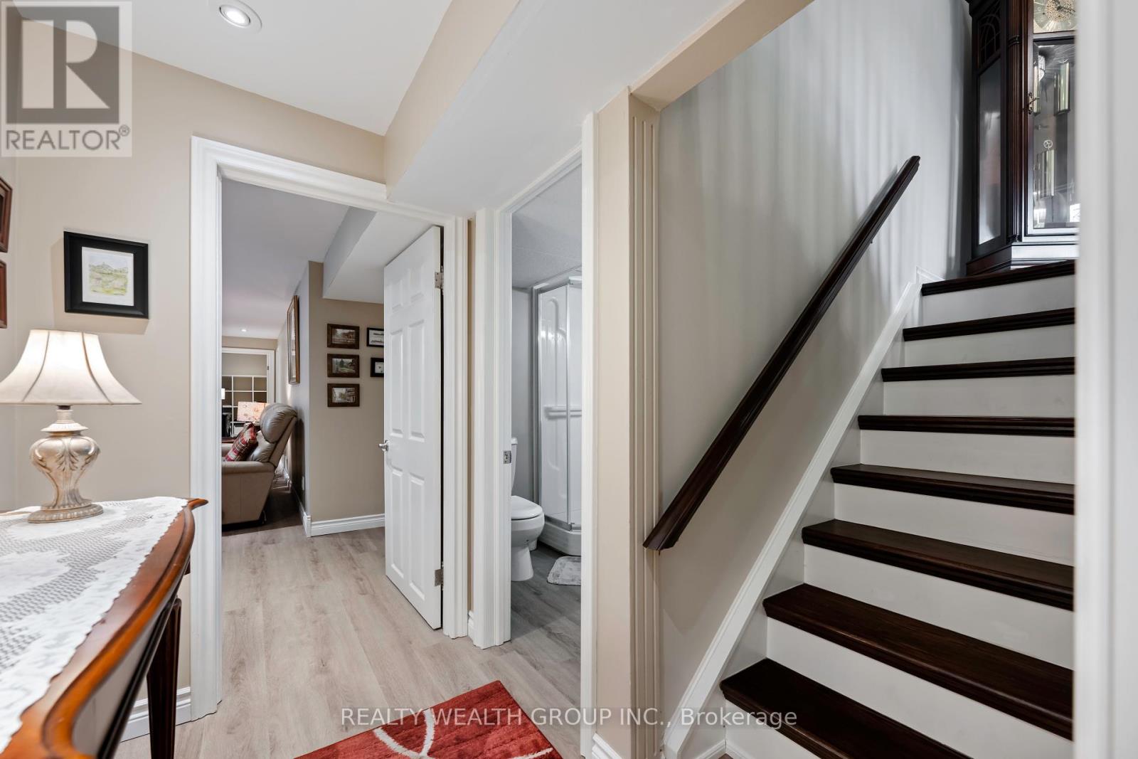 Photo 29 of 86 Alexander Road W, Newmarket ON