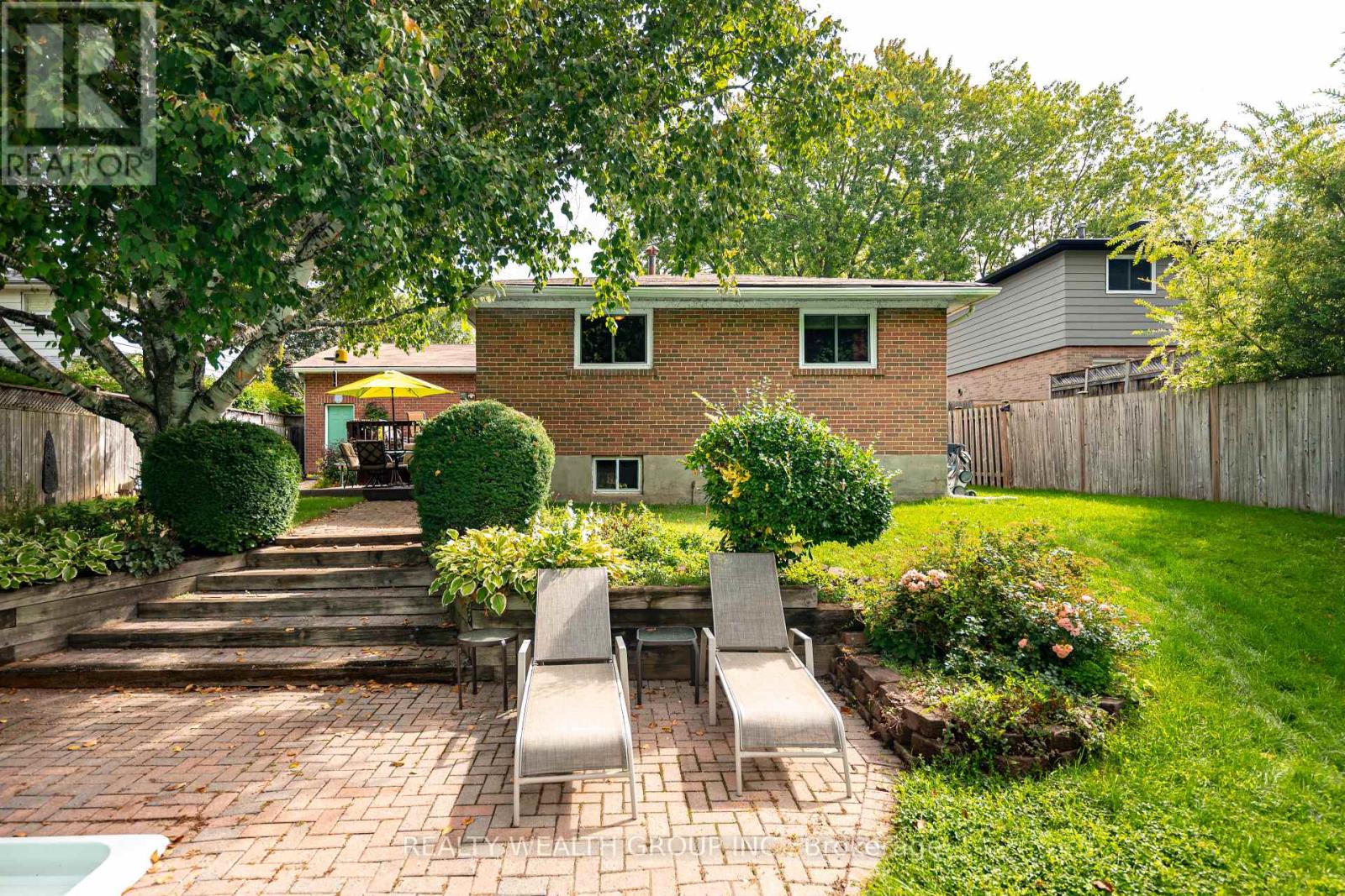 Photo 8 of 86 Alexander Road W, Newmarket ON