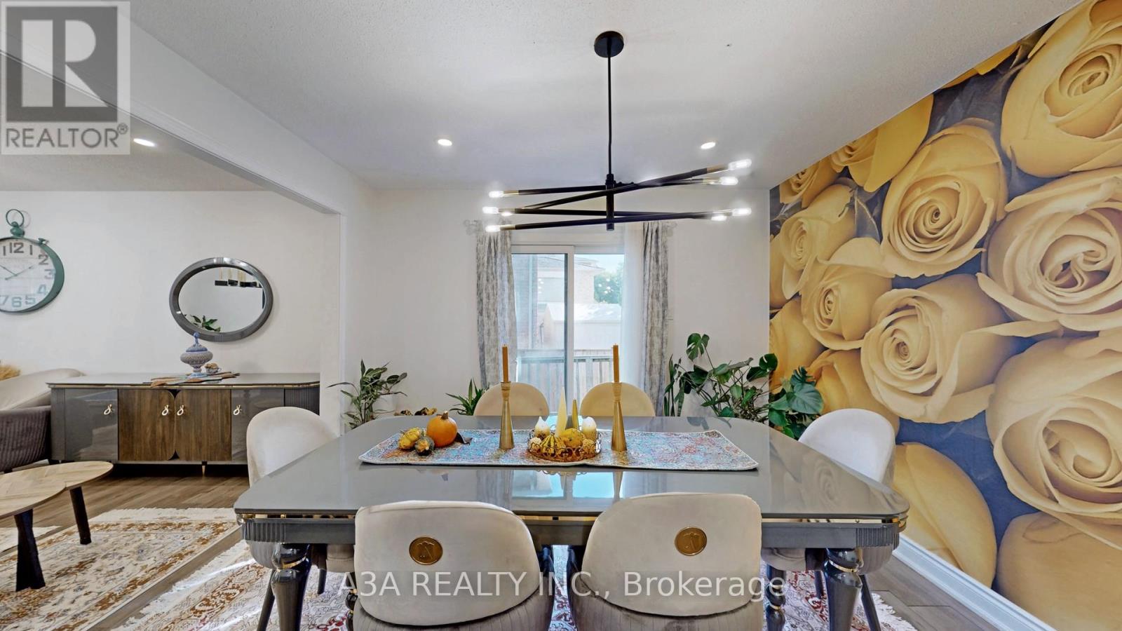 Photo 10 of 17 Beckett Avenue, East Gwillimbury ON