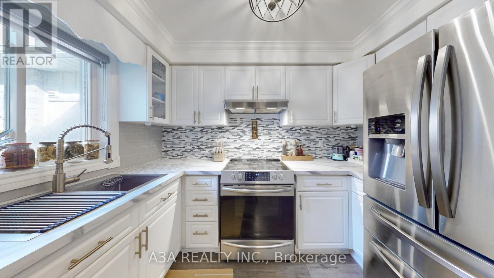 Photo 20 of 17 Beckett Avenue, East Gwillimbury ON