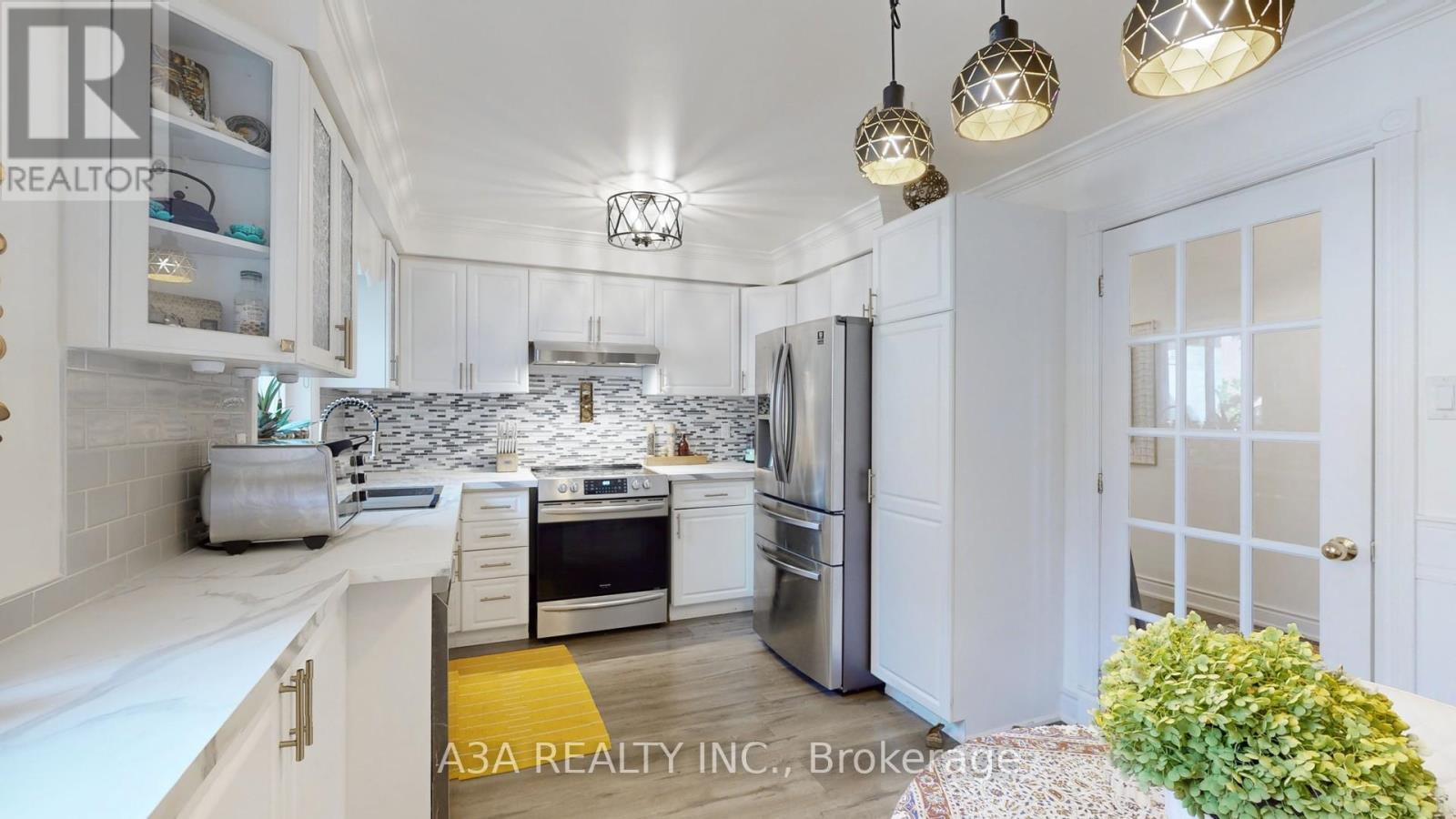 Photo 21 of 17 Beckett Avenue, East Gwillimbury ON