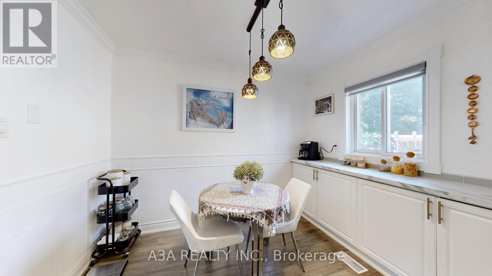 Photo 23 of 17 Beckett Avenue, East Gwillimbury ON