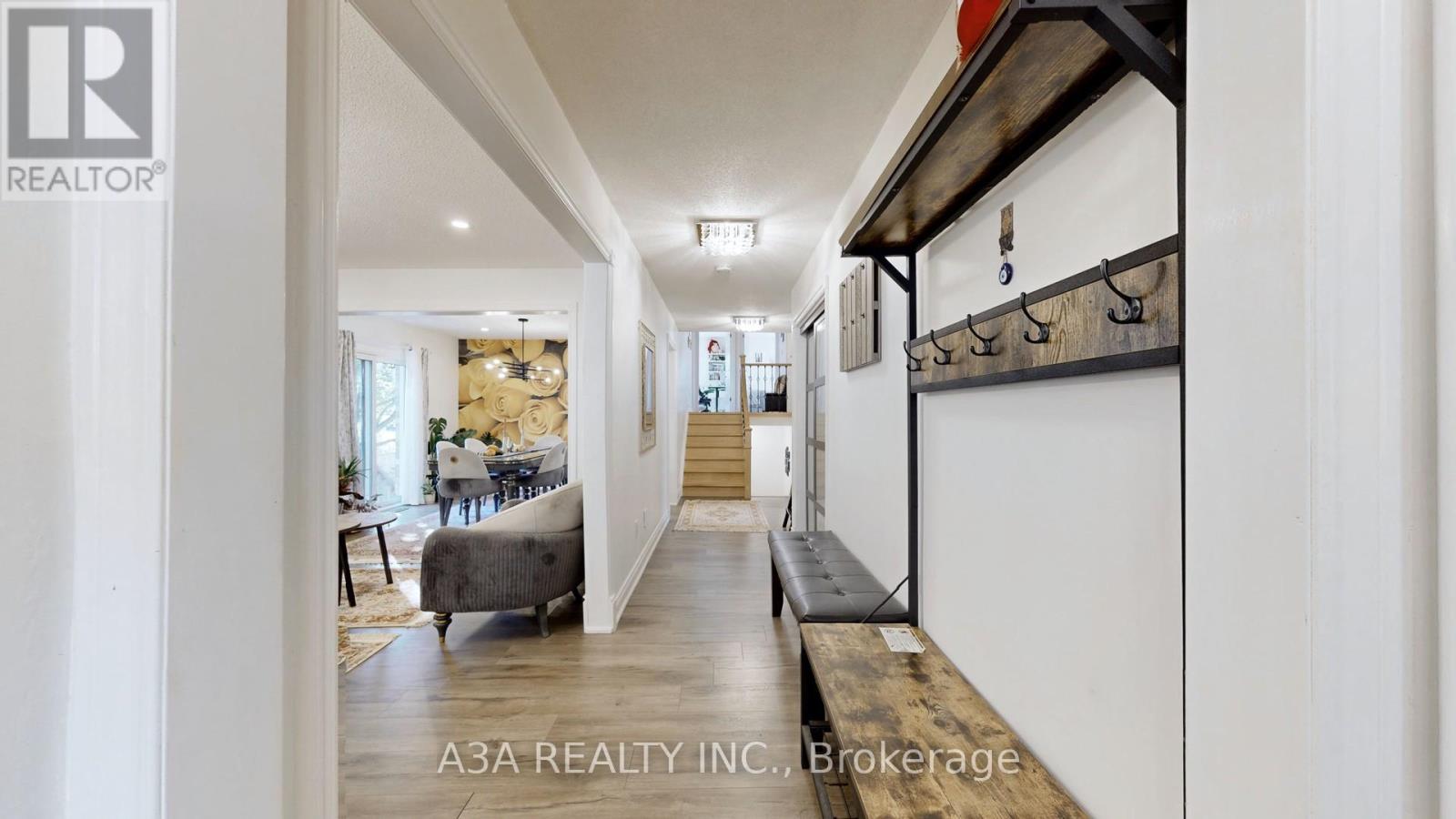 Photo 27 of 17 Beckett Avenue, East Gwillimbury ON